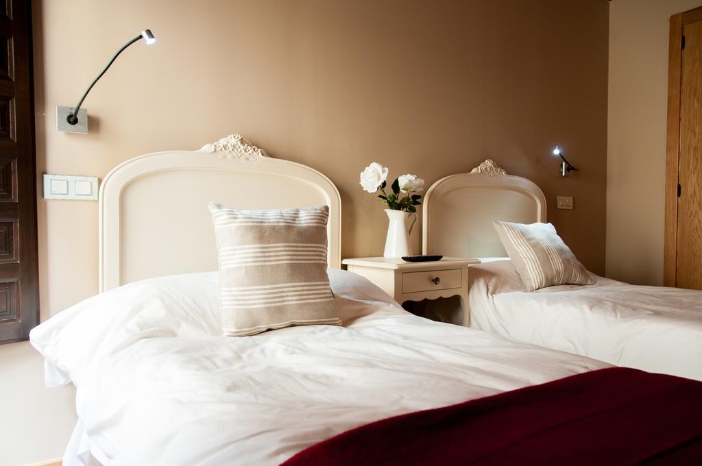 Hotel Rural Princesa Kristina Covarrubias Habitación foto