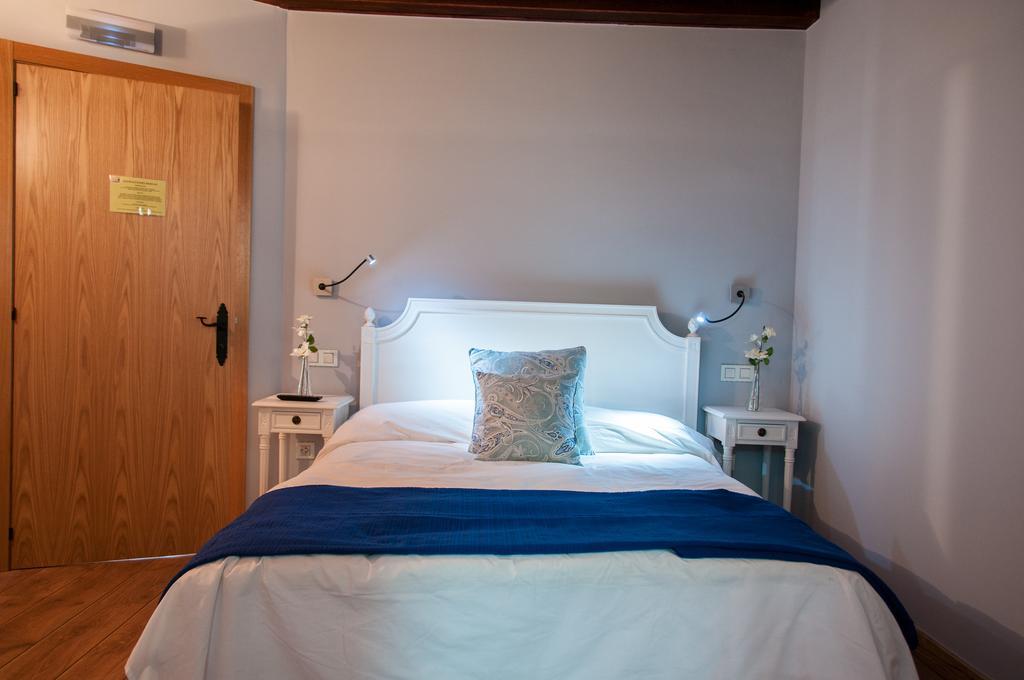 Hotel Rural Princesa Kristina Covarrubias Habitación foto